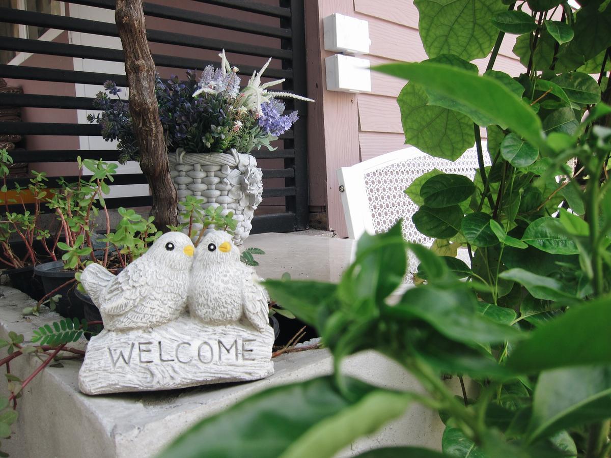 Baan Nai Trok Hostel Bangkok Exterior foto
